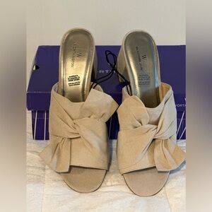 New Woman’s JCP Worthington Nude/Beige Freemont Chunky Heeled Slip On Shoes 10M
